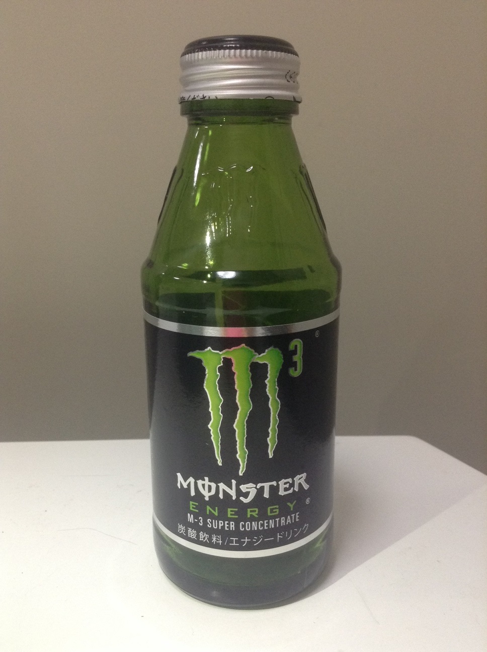 モンスターエナジーm3を飲んでみた おびのレビューブログなんですけれども